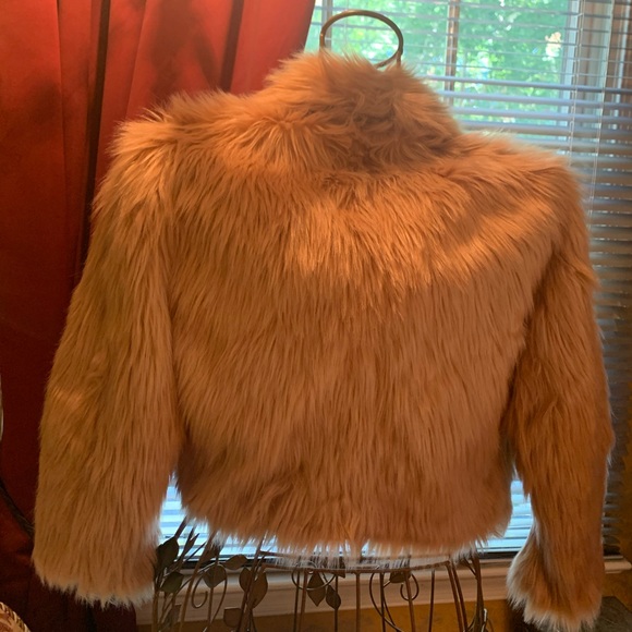 NWT BCBGEBERATION WOMEN FAUX FUR JACKET - Picture 4 of 6